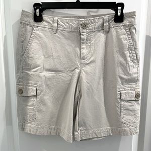 SOLD!!!! Eddie Bauer Ladies Cargo Shorts EUC Size 2